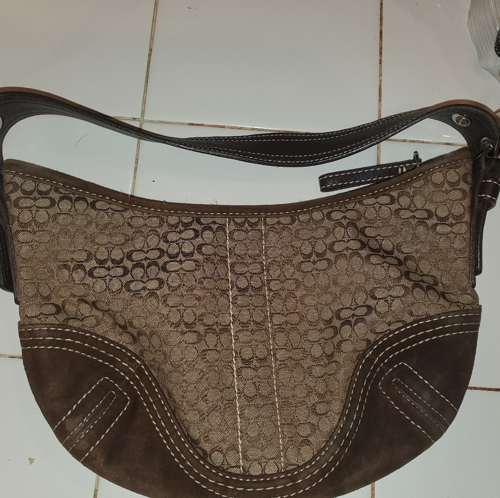 ♡ Coach Signature Satchel, like new